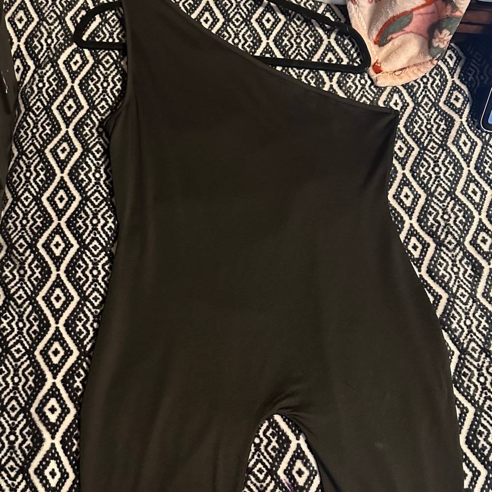 SHEIN Chic Black One-Shoulder Jumpsuit